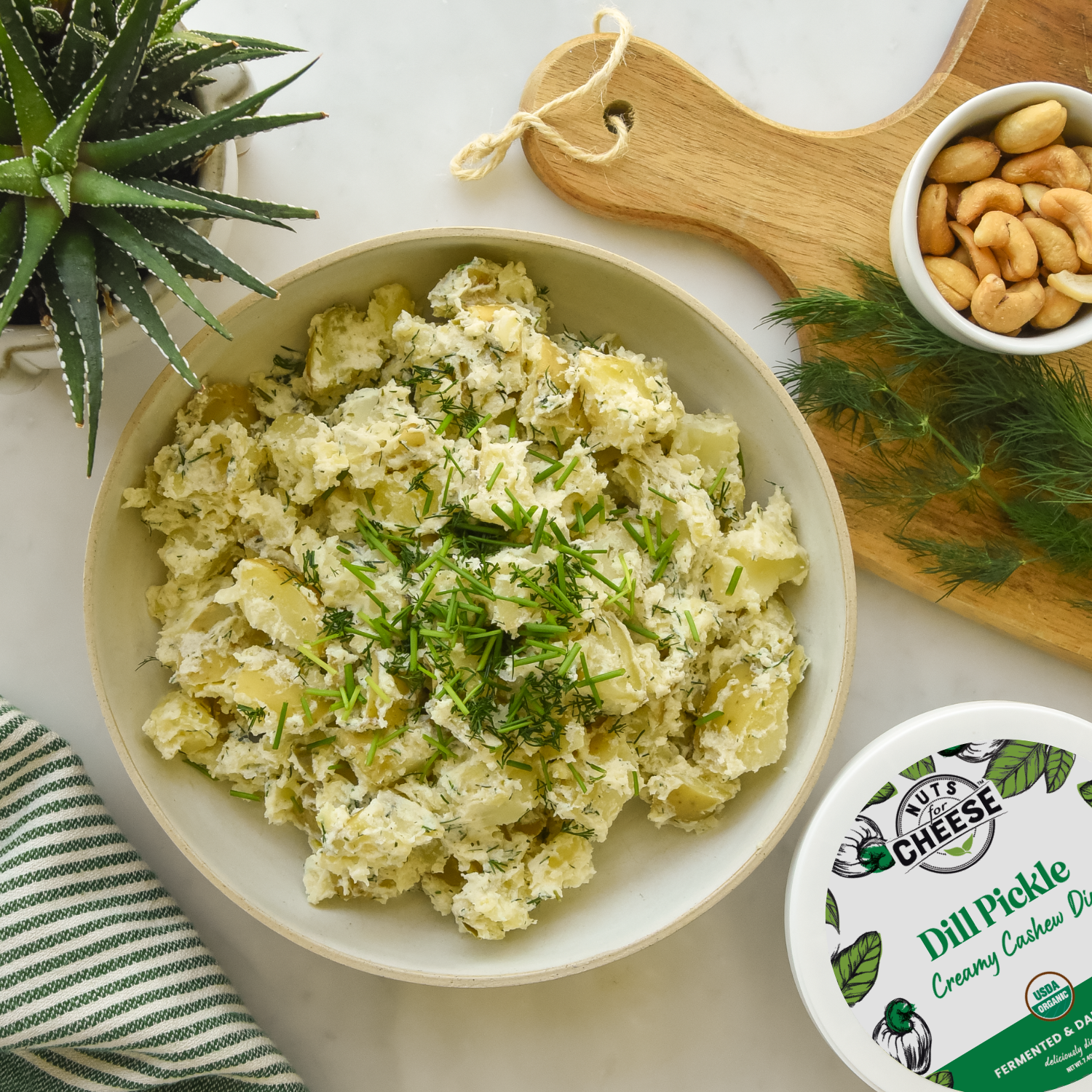 Nuts For Dips Dill Pickle dip cajou cornichon aneth