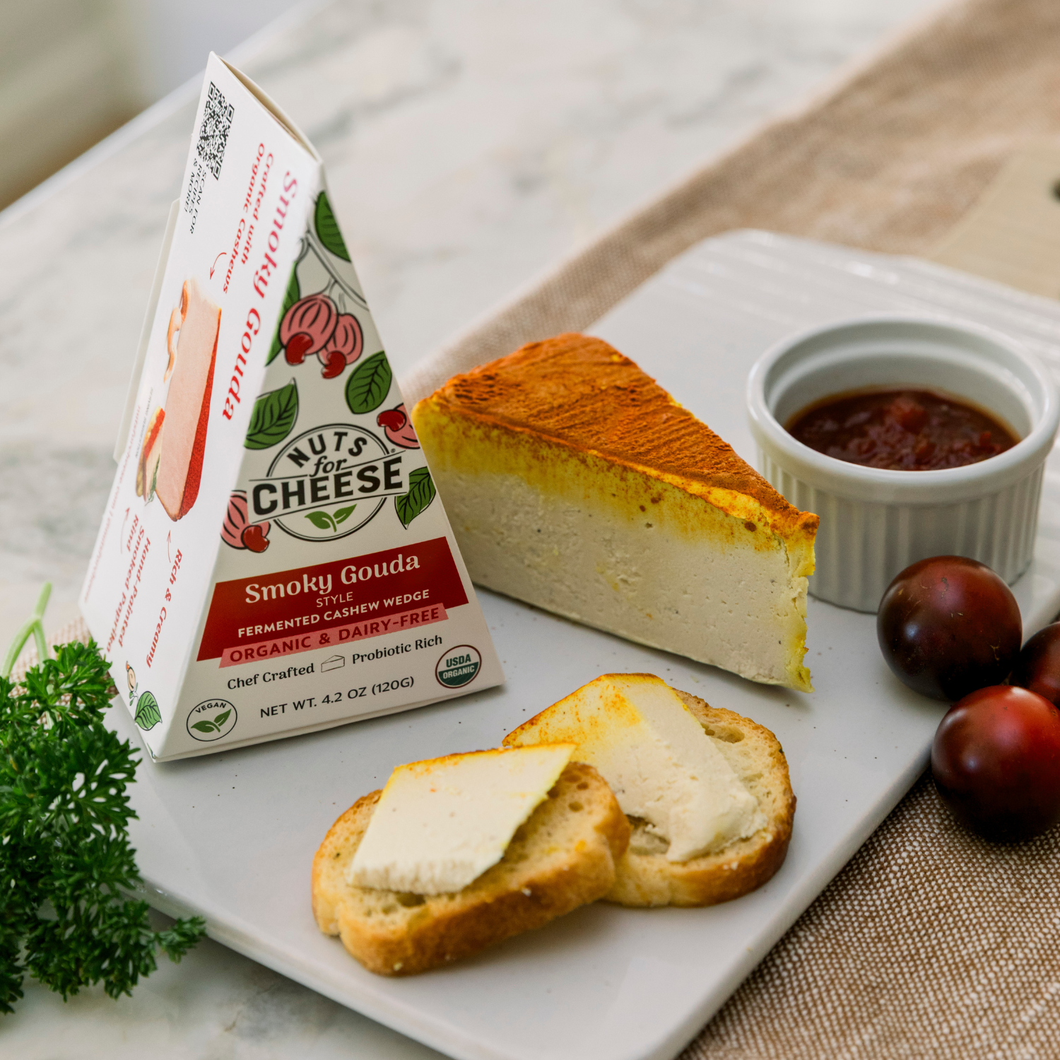 Nuts For Cheese Smoky Gouda Style fromage végétal fumé