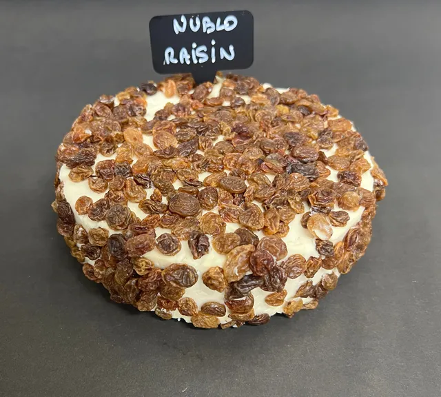 Casse Noisettes Les Nublos Nublo Raisin fromage végétal 14cm