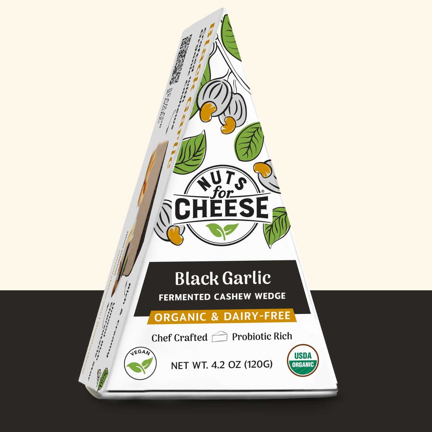 Nuts For Cheese Black Garlic fromage végétal ail noir affiné
