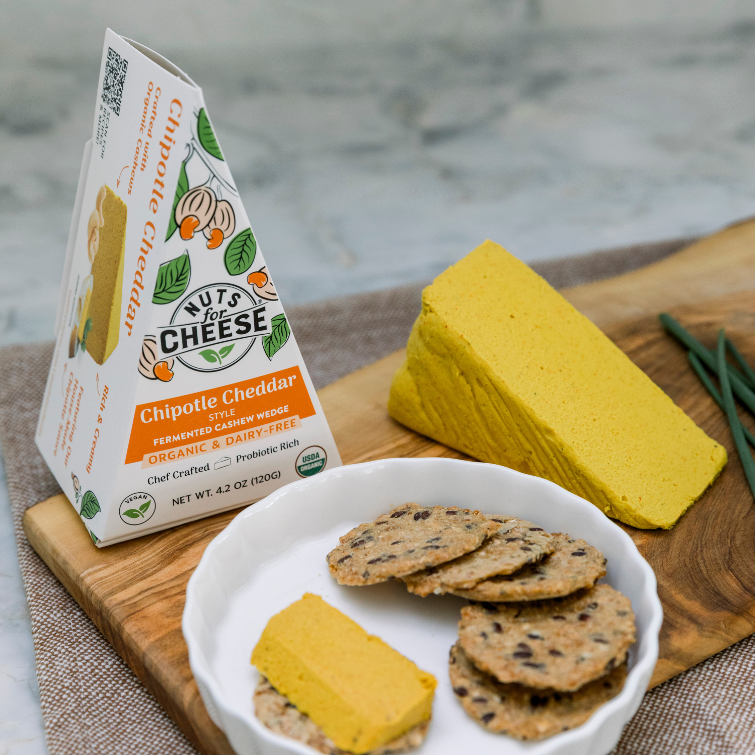 Nuts For Cheese Chipotle Cheddar Style pâte ferme fumée
