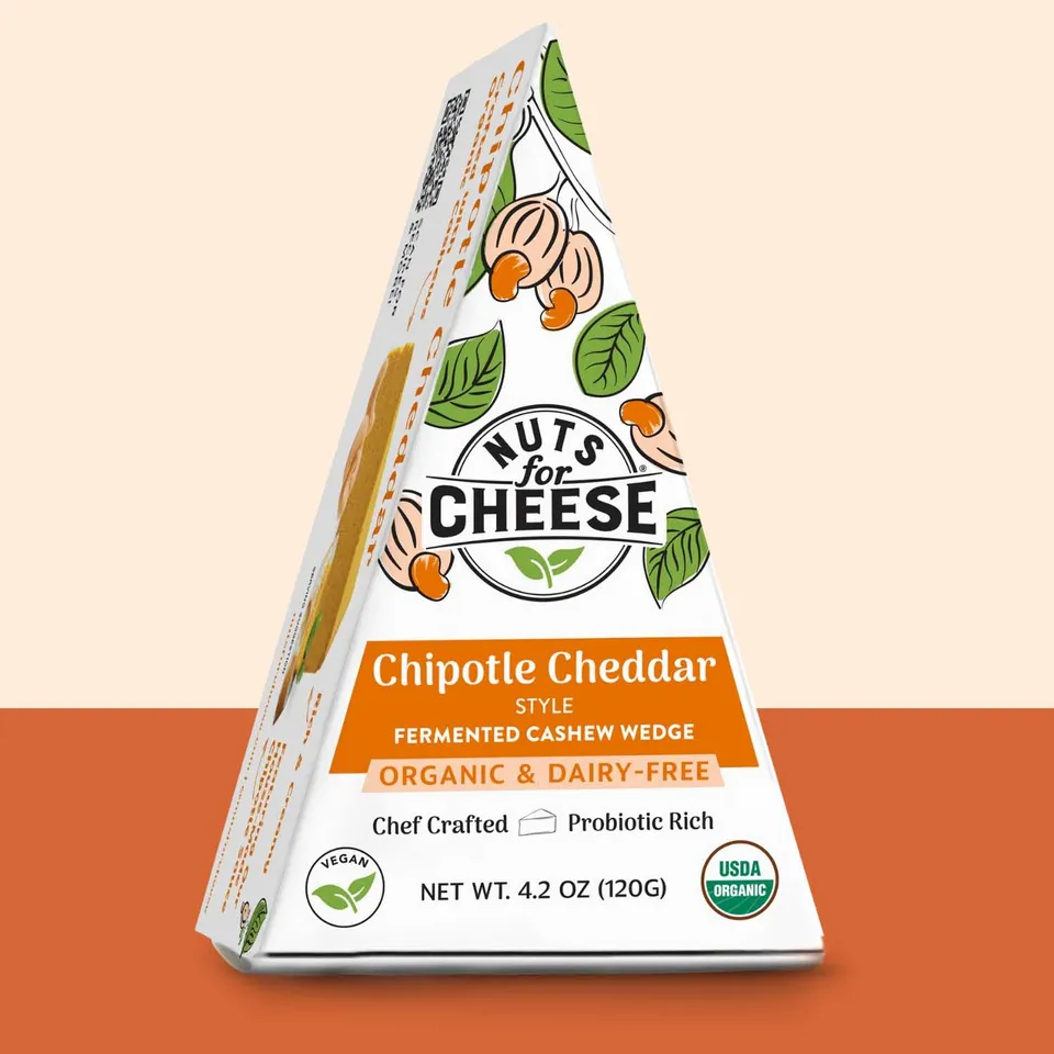 Nuts For Cheese Chipotle Cheddar Style pâte ferme fumée